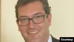 对华政策跨国议会联盟顾问和《中国节点:中共暴政内部及周遭的三十年》的作者罗杰斯(Benedict Rogers)