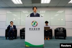 台湾副总统赖清德在台北对媒体讲话。(2023年8月25日)