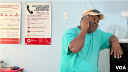 庇护所负责人及创办人赫克托·席尔瓦(Hector Silva)打电话给律师,咨询如何帮助中国女生。