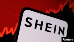 资料照:中国快时尚便宜服装品牌希音(Shein)的标识和股票走势示意图。