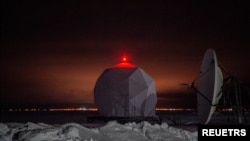 资料照片:美国阿拉斯加州乌特恰维克镇以北的北美防空司令部的一座雷达站。(2023年2月3日)