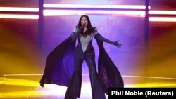 Цього травня Джамала знову повернулася на сцену Євробачення та виконала свою переможну пісню "1944". Вона переконана, що проведення конкурсу у Великій Британії від імені України було найкращим рішенням