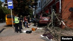 乌克兰北部切尔尼戈夫市中心遭到俄罗斯的导弹攻击。(2023年8月19日)