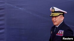 Tư lệnh Hải quân Đài Loan Tang Hua tham dự lễ bàn giao các tàu hộ tống lớp Tuo Chiang, được sản xuất trong nước, tại một cảng ở Yilan của Đài Loan hôm 26/3.