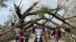 မုန်တိုင်းကယ်ဆယ်ရေးကုလအကူအညီများပေးပို့၊ ခွင့်ပြုချက်ရဖို့စောင့်ဆိုင်း
 မုန်တိုင်းကယ်ဆယ်ရေးကုလအကူအညီများပေးပို့၊ ခွင့်ပြုချက်ရဖို့စောင့်ဆိုင်း