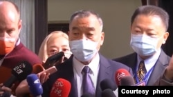 Bộ trưởng Quốc phòng Đài Loan Khâu Quốc Chính gặp phóng viên hồi tháng 2/2023.