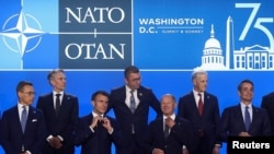 Các nguyên thủ của liên minh quân sự Bắc Đại Tây dương, gồm Tổng thống Pháp Emmanuel Macron và Thủ tướng Đức Olaf Scholz, tại hội nghị thượng đỉnh kỷ niệm 75 năm thành lập NATO ở Washington, thủ đô của Mỹ, hôm 10/7/2024.