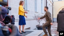 爱沙尼亚总理卡亚·卡拉斯在塔林会晤到访的乌克兰总统泽连斯基(2024年1月11日)