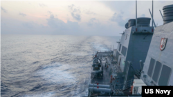 美国海军发布“米利厄斯”号导弹驱逐舰（USS Milius）2023年4月10日进入了南中国海的米斯奇夫礁( Mischief Reef 中国称美济礁)12海里以内航行的照片。