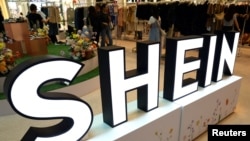 资料照:新加坡商场里希音公司的标识。(2024年4月4日)