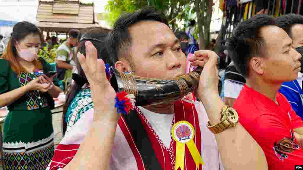 သြဂုတ်လ ၂၇ -- ကရင့်ရိုးရာလက်ချည်ပွဲ အခမ်းအနား၊ ဘန်ကောက် -- ဓါတ်ပုံ (မညိုညိုလွင် - VOA)