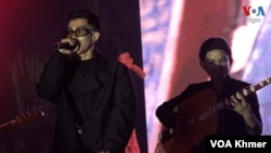 លោក វណ្ណដា មក​អាមេរិក​លើកដំបូង​ក្នុង​នាម​ជា​អ្នកចម្រៀង​ចម្បង​ប្រចាំ​មហោស្រព​តន្ត្រី