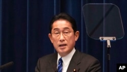 2023年2月24日,星期五,日本首相岸田文雄在东京举行的新闻发布会上发表讲话。