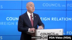 2023年4月21日,美国国土安全部部长亚历杭德罗·马约卡斯在美国外交关系协会就美国的国土安全状况发表演讲。