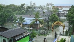 ရခိုင်ပြည်နယ် မုန်တိုင်းသင့်သူတွေ အကူအညီပေးရေး ကန့်သတ်ချက်တွေ ဆက်ရှိနေ ရခိုင်ပြည်နယ် မုန်တိုင်းသင့်သူတွေ အကူအညီပေးရေး ကန့်သတ်ချက်တွေ ဆက်ရှိနေ