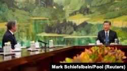 中国国家主席习近平2024年4月26日与到访的美国国务卿安东尼·布林肯(Antony Blinken)在北京人大会堂举行会谈。(媒体联访照片)