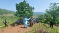 မဲဆောက် လုံခြုံရေးစစ်ဆေးမှုအတွင်း မြန်မာ ၇၀ ခန့်ဖမ်းဆီးခံရ
 မဲဆောက် လုံခြုံရေးစစ်ဆေးမှုအတွင်း မြန်မာ ၇၀ ခန့်ဖမ်းဆီးခံရ