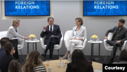 美国国务院全球接触中心(GEC)特使和协调员詹姆斯·鲁宾(James Rubin)在美国外交关系协会发表讲话(画面来源:美国外交关系协会Council on Foreign Relations视频截图)