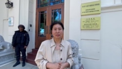 耿和女士在旧金山抗议现场向习近平喊话:“ 习近平曾说要把权力关进笼子里,但你现在却自己做了皇帝,反而把高智晟这位为民请命的律师关在笼子里! 耿和女士在旧金山抗议现场向习近平喊话:“ 习近平曾说要把权力关进笼子里,但你现在却自己做了皇帝,反而把高智晟这位为民请命的律师关在笼子里!