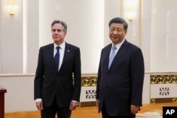 中国领导人习近平在北京人大会堂会晤到访的美国国务卿布林肯。(2023年6月19日)