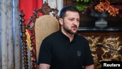 乌克兰总统泽连斯基在马尼拉与菲律宾总统马科斯举行双边会谈时讲话。(2024年6月3日)