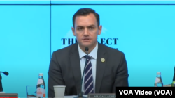 美国会众议院中国特设委员会主席加拉格尔(Mike Gallagher) 在纽约举行的有关中共对美国金融稳定的威胁的听证会上。(2023年9月12日)