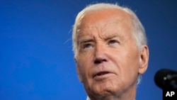 2024年7月11日,美国总统拜登在华盛顿北约峰会期间举行的活动上发表讲话。(美联社照片)