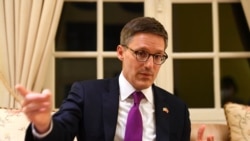 ကန်နိုင်ငံခြားရေးဌာနအတိုင်ပင်ခံ တိုင်းရင်းသားလက်နက်ကိုင်အဖွဲ့တချို့နဲ့တွေ့
 ကန်နိုင်ငံခြားရေးဌာနအတိုင်ပင်ခံ တိုင်းရင်းသားလက်နက်ကိုင်အဖွဲ့တချို့နဲ့တွေ့