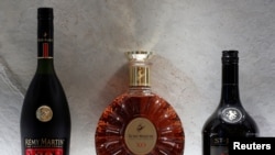 中国商务部决定对从欧盟进口的白兰地采取“临时反倾销措施”;中国是法国白兰地的第二大市场,占出口量的三分之一以上。(路透社:2019年1月21日)