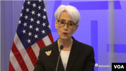 美国副国务卿谢尔曼2023年3月27日在大西洋理事会主办的一场活动上发言。(网络视频截图)