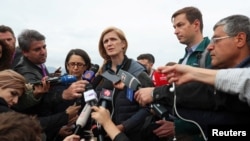 美国国际开发署署长鲍尔在亚美尼亚边境地区视察纳卡地区难民中心。(2023年9月26日)