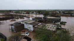 အိန္ဒိယကို အင်အားပြင်းမုန်တိုင်း တိုက်ခတ်
 အိန္ဒိယကို အင်အားပြင်းမုန်တိုင်း တိုက်ခတ်