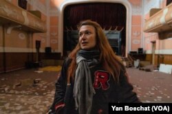 42岁的舞蹈教练奥莱西亚·比利亚加。(美国之音博夏特拍摄)