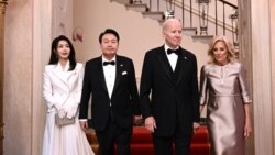 ဒီမိုကရေစီ စံနှုန်းတွေ ထိခိုက်ဖို့ကြုံနေဟု တောင်ကိုရီယားသမ္မတ သတိပေး ဒီမိုကရေစီ စံနှုန်းတွေ ထိခိုက်ဖို့ကြုံနေဟု တောင်ကိုရီယားသမ္မတ သတိပေး