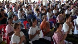 ကလေးငယ်အစုလိုက်သေဆုံးတဲ့ပစ်ခတ်မှုနှစ်ပတ်လည် ထိုင်းမှာကျင်းပ
 ကလေးငယ်အစုလိုက်သေဆုံးတဲ့ပစ်ခတ်မှုနှစ်ပတ်လည် ထိုင်းမှာကျင်းပ