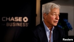 资料照:美国投资银行摩根大通的首席执行官杰米·戴蒙(Jamie Dimon)在佛罗里达州接受路透社采访。(2023年2月8日)