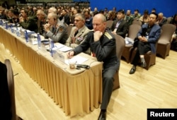 资料照:美军代表出席2019年10月在北京举行的香山防务论坛。(美联社)