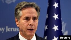 资料照片:2023年10月17日,美国国务卿安东尼·布林肯在特拉维夫发表讲话。(路透社照片)