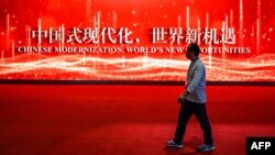 资料照:第六届中国国际进口博览会在上海举行。(2023年11月5日)