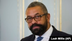 资料照片:2023年6月20日,英国外交大臣詹姆斯·克莱弗利在伦敦的一次外交活动中。(美联社照片)