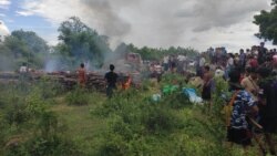 စစ်တပ်ဝင်တဲ့ စုန်းချောင်းရွာမှာ ၁၄ ယောက်ထက်မနည်း သတ်ခံရ
 စစ်တပ်ဝင်တဲ့ စုန်းချောင်းရွာမှာ ၁၄ ယောက်ထက်မနည်း သတ်ခံရ