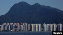 资料照:香港马鞍山新市镇的居民公寓楼群。(2017年8月29日)