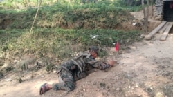 တော်လှန်ရေးအဖွဲ့တွေ သိမ်းပိုက်ထားတဲ့ မိုးဗြဲမြို့မှာ မိုင်းရှင်းလင်းရေးလုပ်နေ တော်လှန်ရေးအဖွဲ့တွေ သိမ်းပိုက်ထားတဲ့ မိုးဗြဲမြို့မှာ မိုင်းရှင်းလင်းရေးလုပ်နေ