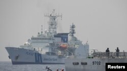 美国及其盟友在南中国海频繁联合演习。图为2023年6月菲律宾海岸防卫队的MRRV-9702 和日本海上保安厅的PLH-32参与首次美日菲首次海岸防卫队演习,在菲律宾南海巴丹海岸演练改善搜救协作和执法。