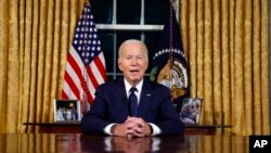 2023年10月19日,美国总统乔·拜登在华盛顿白宫椭圆形办公室就以色列和乌克兰战争发表讲话。