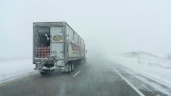 အမေရိကန်တလွှား နှင်းမုန်တိုင်းဒဏ် ခံနေရ
 အမေရိကန်တလွှား နှင်းမုန်တိုင်းဒဏ် ခံနေရ