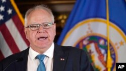 Thống đốc bang Minnesota Tim Walz.