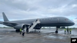 新西兰奥克兰机场停泊的一架新西兰皇家空军的飞机,新西兰总理希普金斯(Chris Hipkins)准备乘坐这架飞机飞往巴布亚新几内亚。(2023年5月21日)