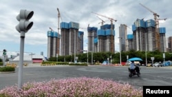 中国广东省深圳市前海新区正在建设中的的一处建筑工地。(2023年8月25日)