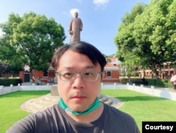 台商李孟居2022年7月赴中国武昌旅游照。李孟居2019年底因“间谍罪”,遭中国判刑1年10个月及剥夺政治权力附加刑2年,他于服附加刑期间,因无法出境,于是到处旅游,足迹遍及至少100个中国城市。 (照片提供:李孟居)